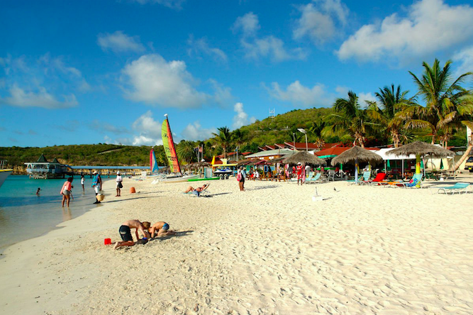 Dickenson Bay, Antigua
