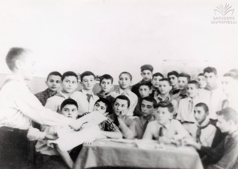 Gela Charkviani with his classmates, Merab Kostava, Zviad Gamsakhurdia and Guram Dochanashvili among others. Credit to NPLG