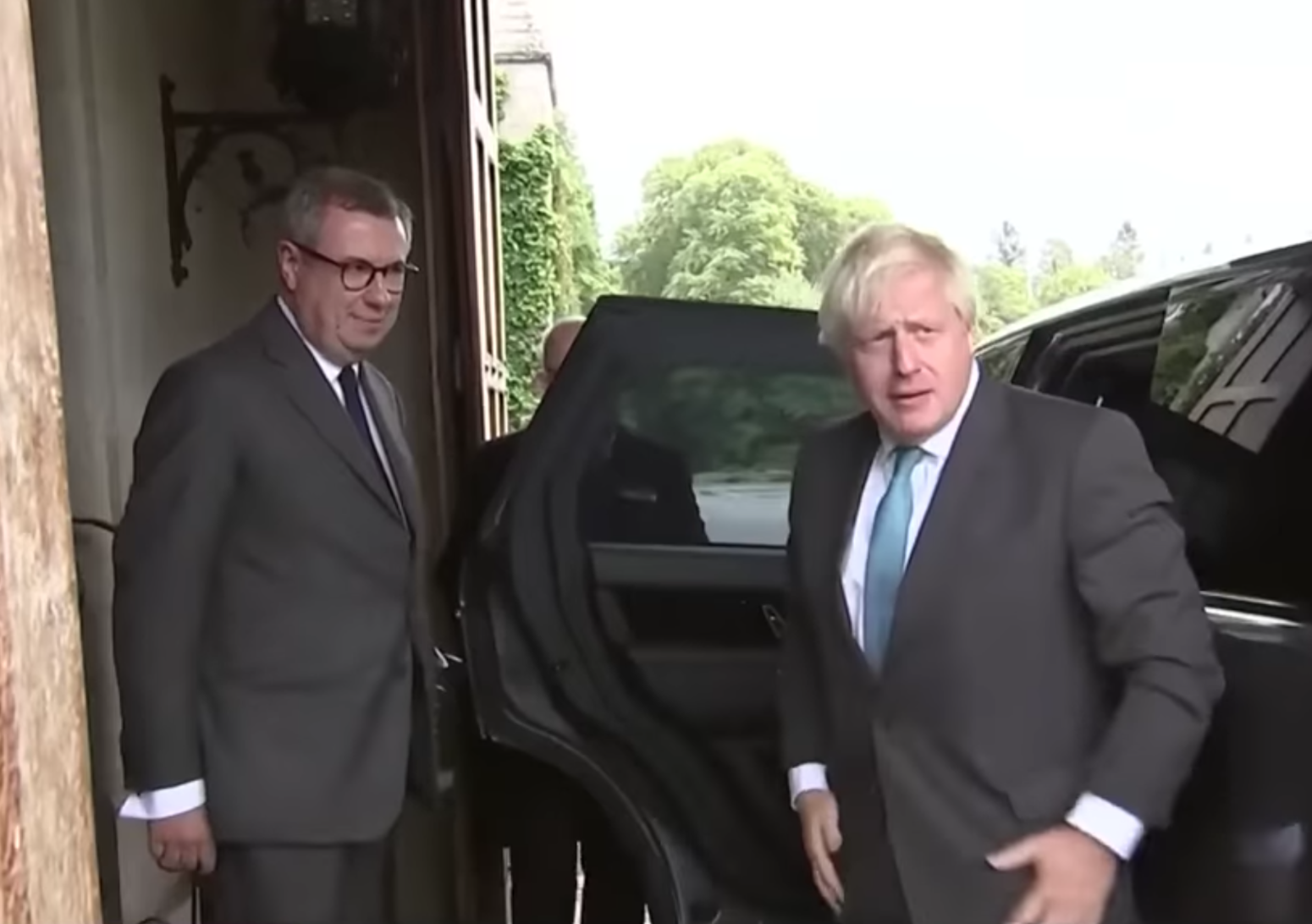 Boris Johnson arrived at Balmoral on 6 September 2022. Screengrab from Sky News