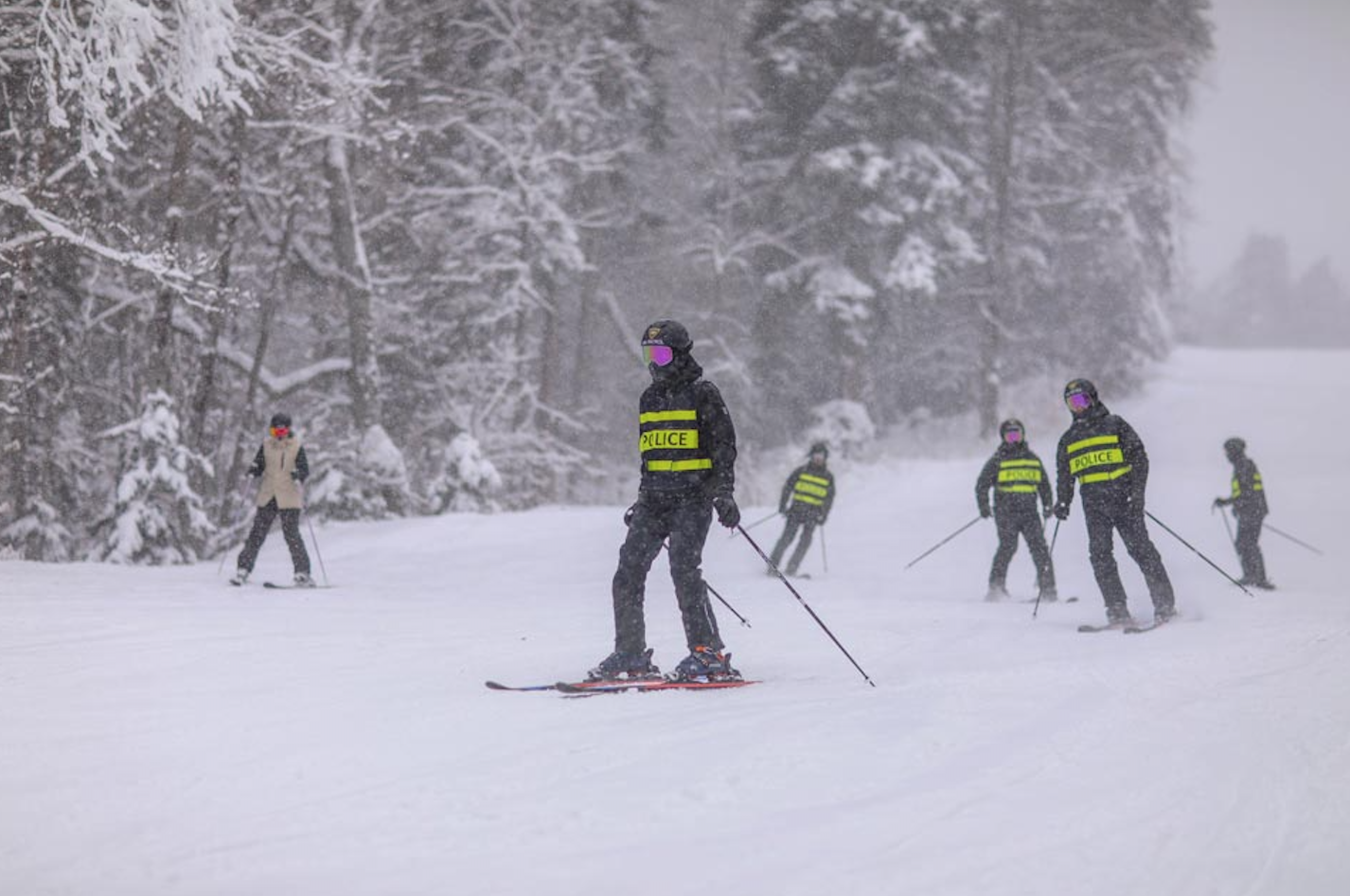 MIA skiing and patrolling in Bakuriani (2023). Credit to 1TV Georgia