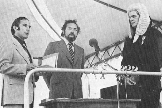 On the day of Independence, 29th June 1976, France-Albert René took the oath as Prime Minister together with President of Seychelles James Mancham. Credit: Seychelles News Agency/Mahé Publications Ltd.