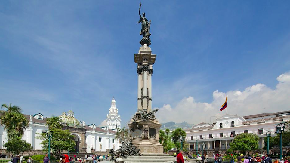 Independence Monument on the Plaza Grande in Quito. Credit: El Rio