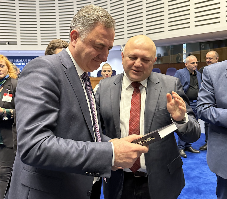 Prof. Lado Chanturia (L) and Prof. Giorgi Goradze (R). Credit to SabaUni