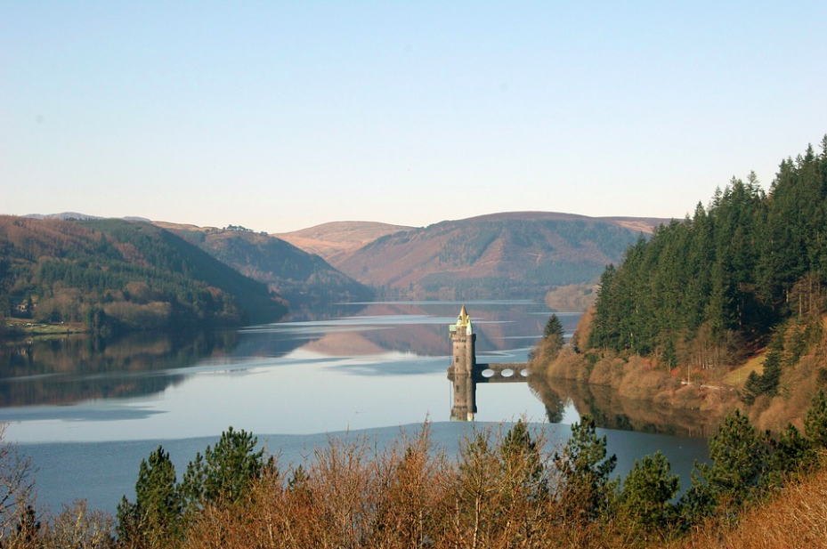 Castle Lake Vyrnwy, Wales