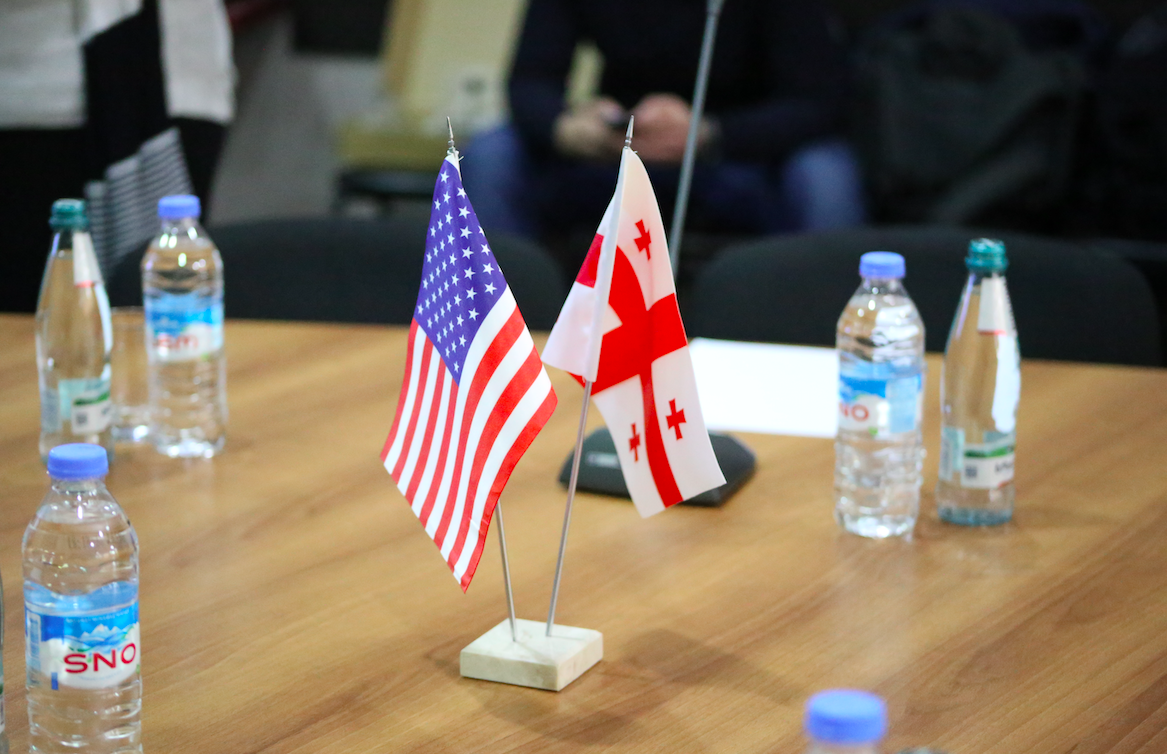 Public lecture by American Professor Nathan Carpenter. Credit to Mari Moseshvili