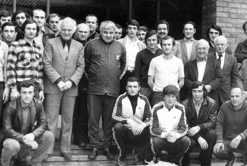 Eduard Shevardnadze (middle left) and Nodar Akhalkatsi (middle right) among the Georgian footballers. Credit: NPLG