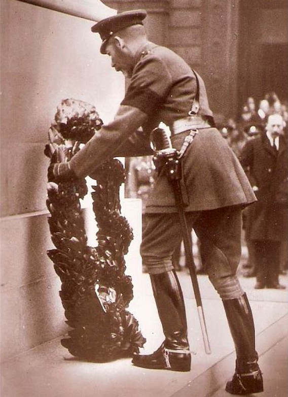 King George V at the Cenotaph places the first wreath on 11 November 1919. Credit: Dave Hill/Stories of London