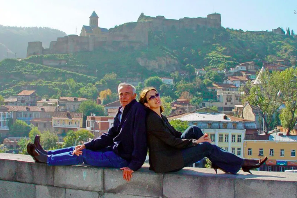 Viktor Saneyev and his wife Yana in Tbilisi. Credit to Ambebi GE