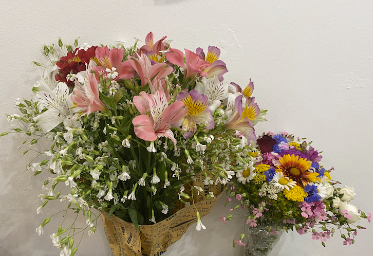 Bouquets for Nino from the admirers of her talent. Credit to BRAM