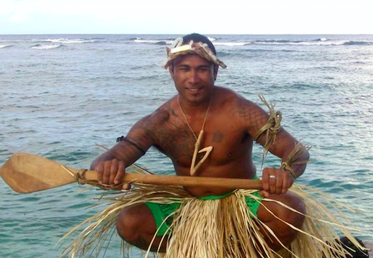 A Tokelauan canoe rower
