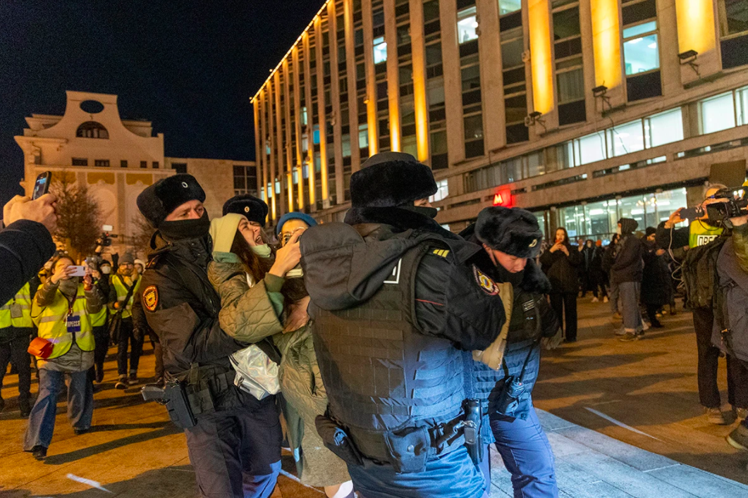 The arrest of an anti-war protester in Moscow, Russia. Credit to Arden Arkman