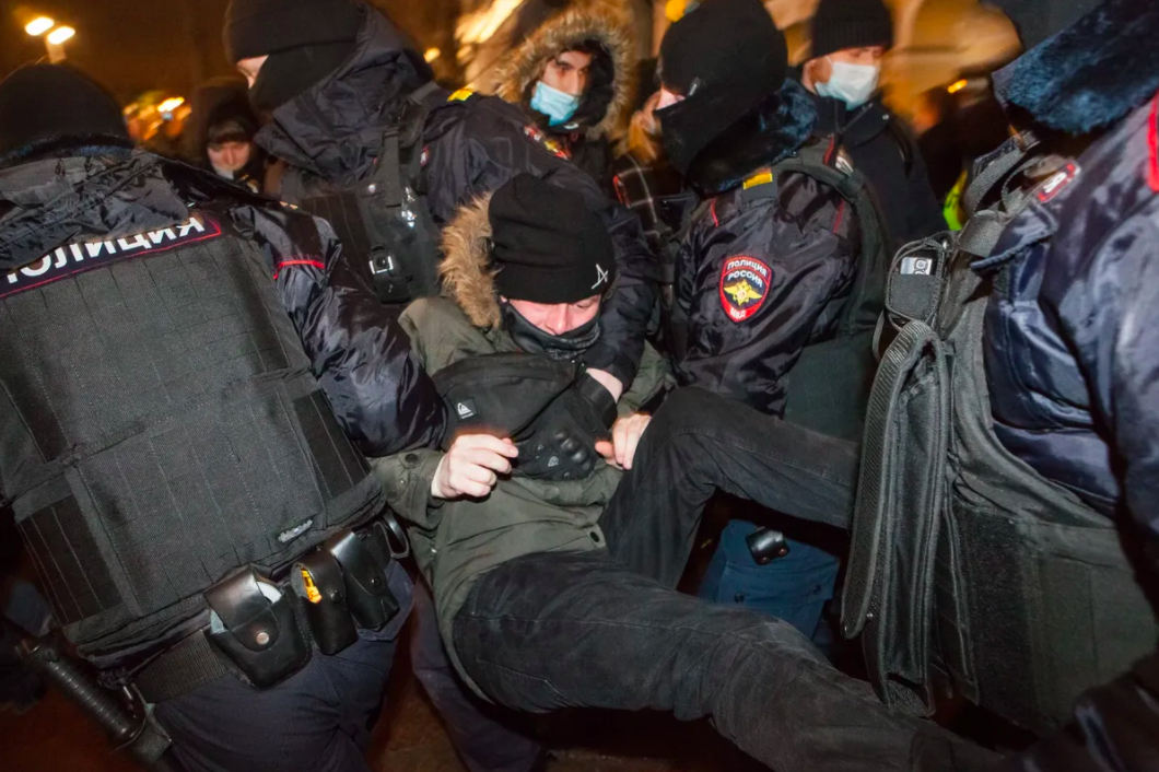 Russian police forces make an arrest in St. Petersburg, Russia. Credit to Elena Lukyanova