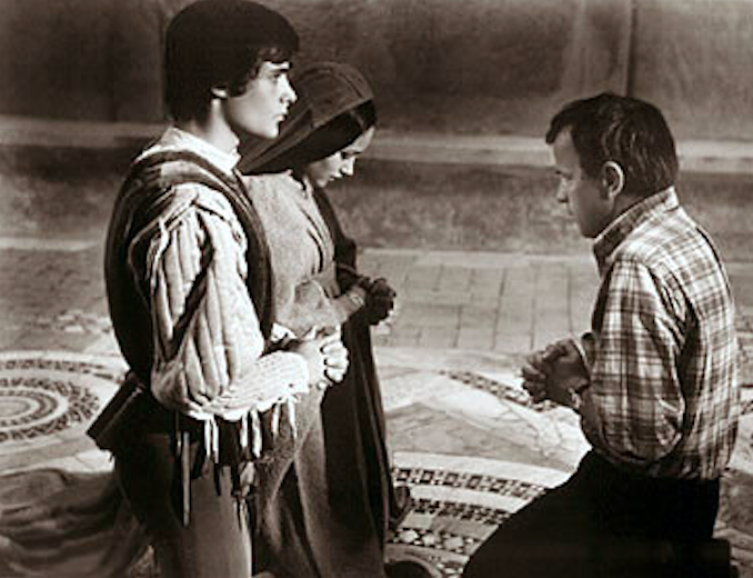 Whiting, Hussey and Zeffirelli on the set of Romeo and Juliet (1968). Credit: Fanpop