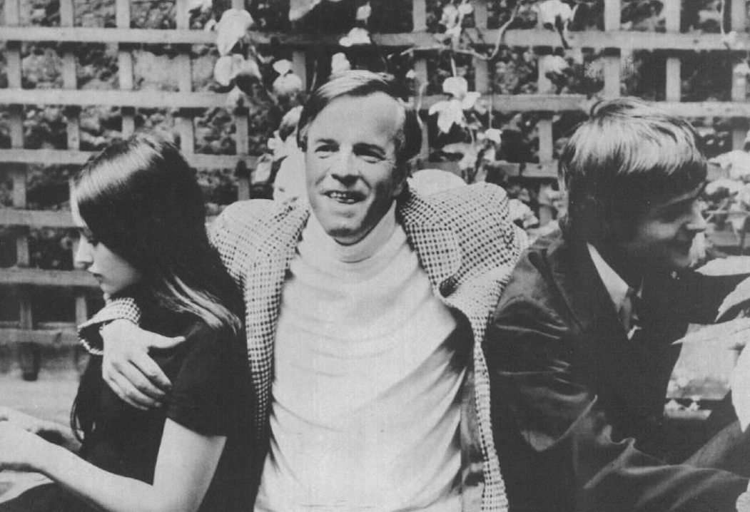 Franco Zeffirelli, Olivia Hussey, and Leonard Whiting off work. Credit: Pinterest