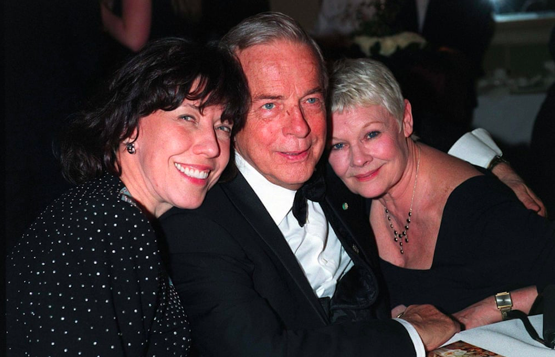 Lily Tomlin (left, as Georgie) and Judi Dench (right, as Arabella) pose with the director Franco Zeffirelli (middle) at the Tea With Mussolini premiere. Credit: Richard Young/Rex Shutterstock